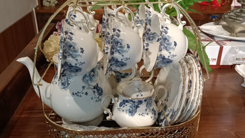 Floral English Tea Set Porcelain Teapot Set with Stand photo review